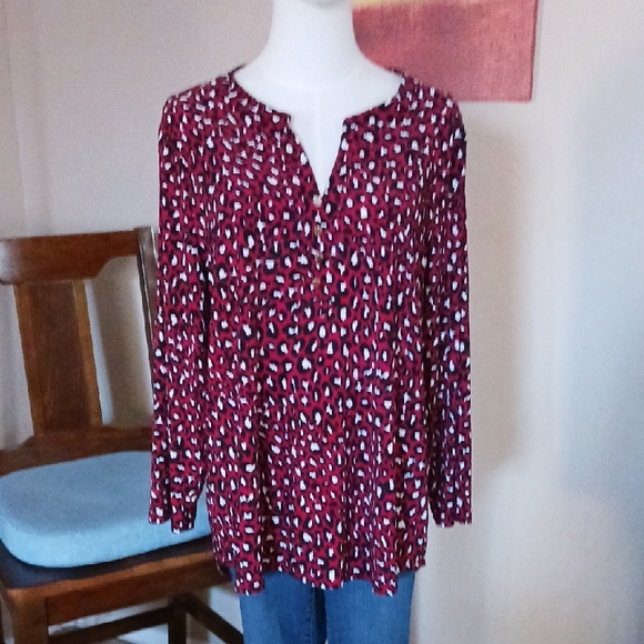Anne Klein Tops - Anne Klein Red and White Patterned Blouse